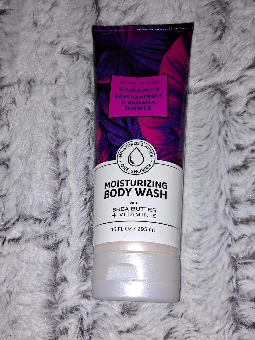 Bath And Body Works Bahamas Passionfruit & Banana Flower Moisturizing Body Wash
